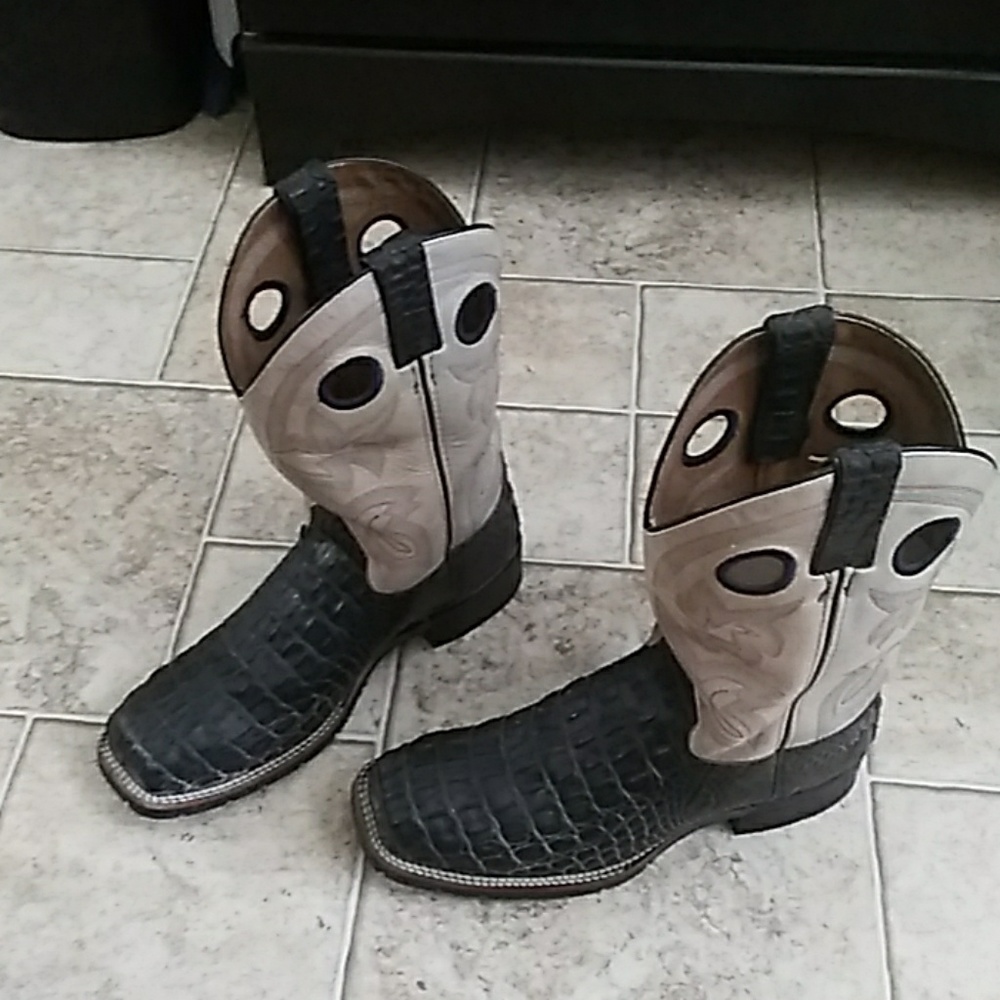 Double H safety toe square to alligator pint boots